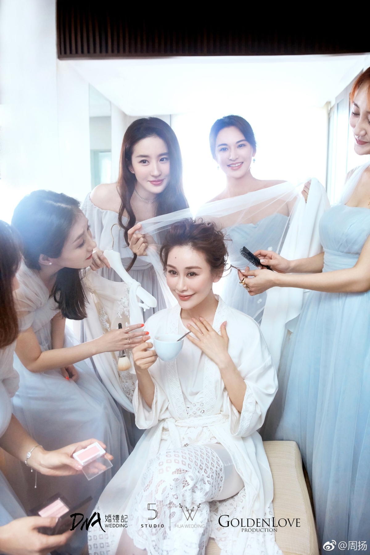 劉亦菲在演員周揚婚禮擔任伴娘模樣美翻!