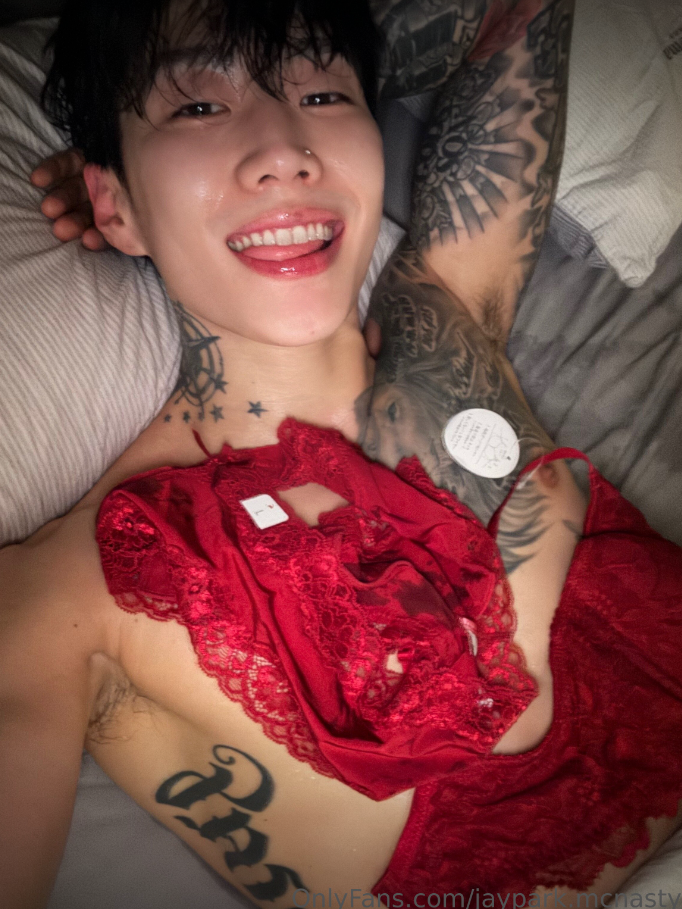 Jay Park在Onlyfans上發出不同視角的大尺度照