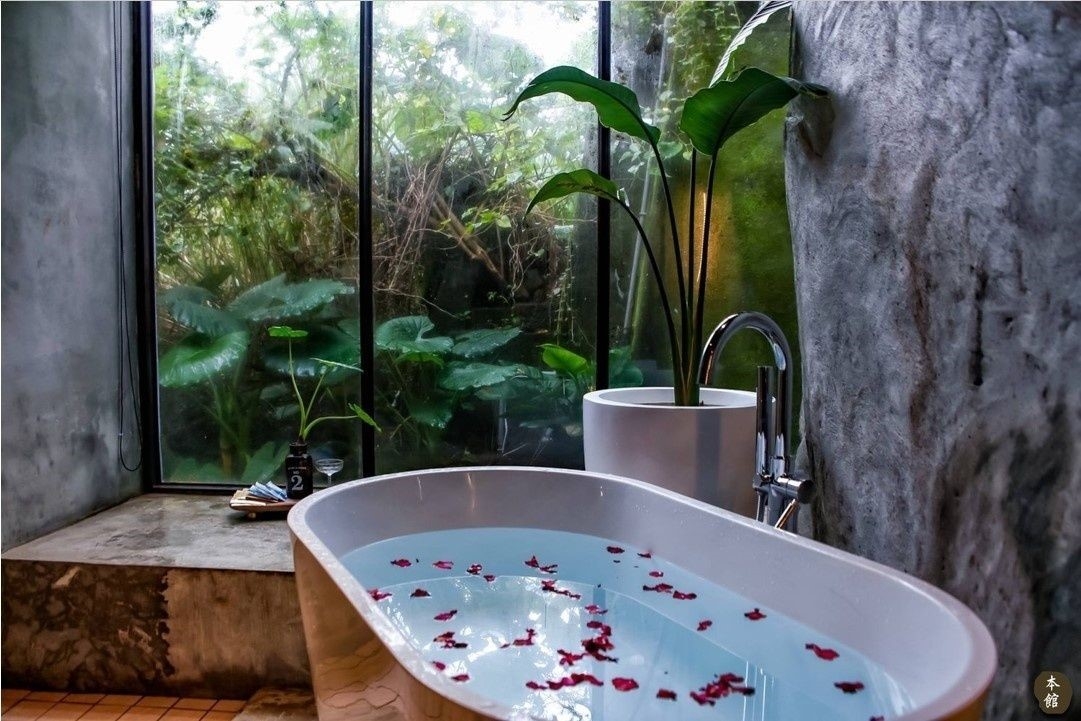 質感浴鹽、保濕面膜和玫瑰花瓣是店家獻給賓客的貼心好禮。