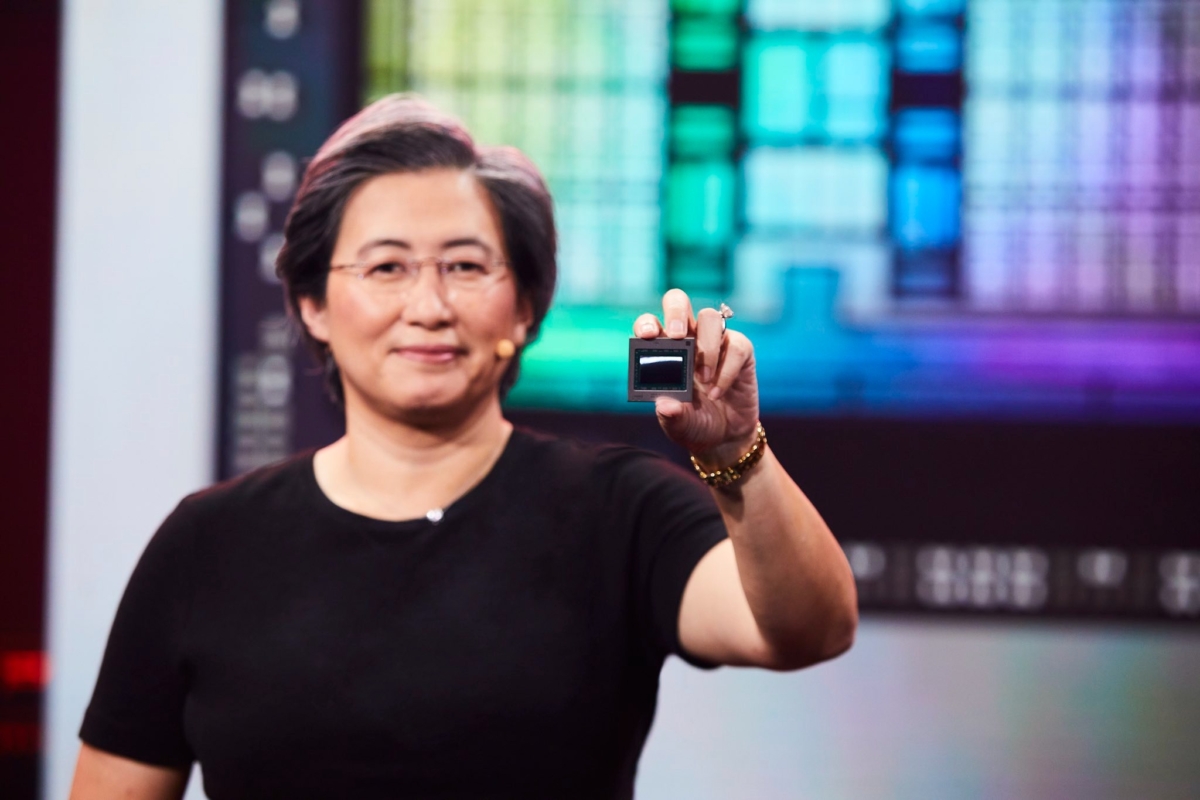 「蘇媽」蘇姿丰每次新品發佈會，大眾目光都忍不住看到鑽戒