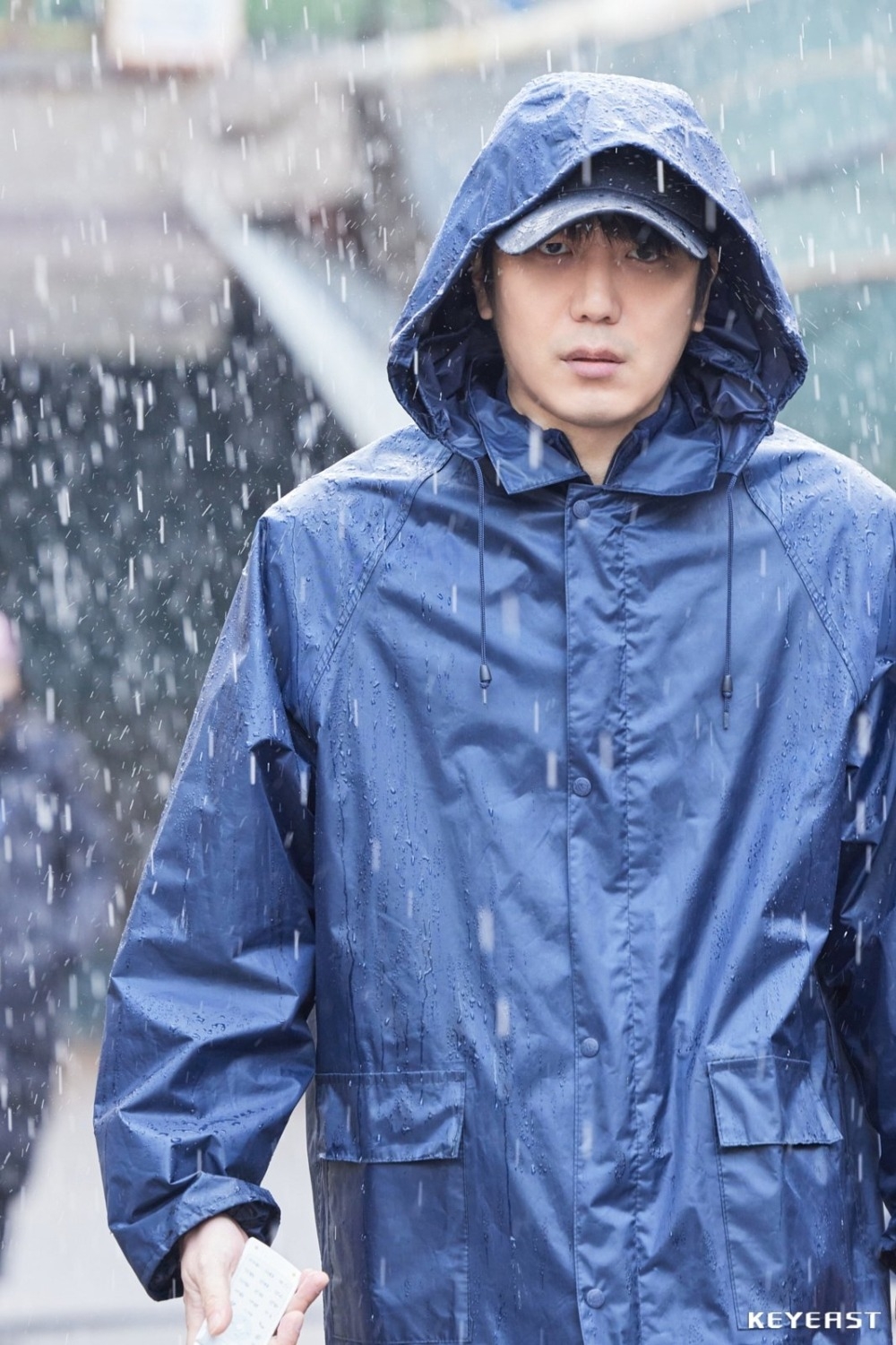 許亨圭在《背著善宰跑》中飾演的是計程車司機「金永洙」