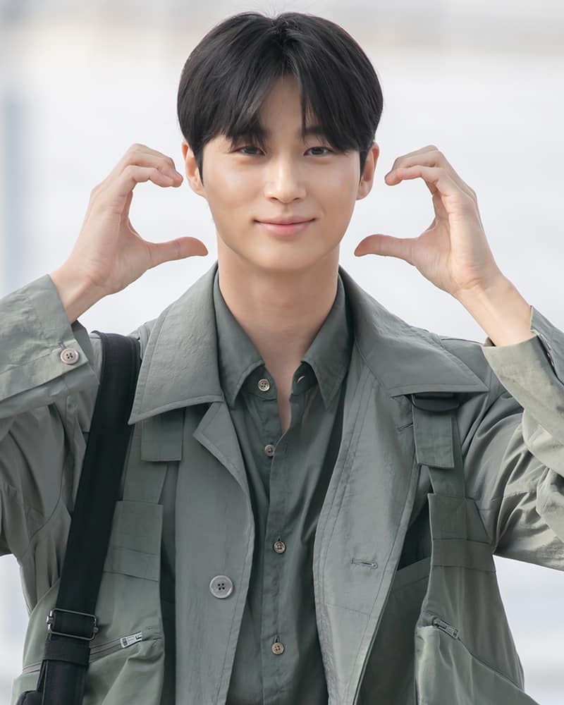 《背著善宰跑》邊佑錫親切比愛心