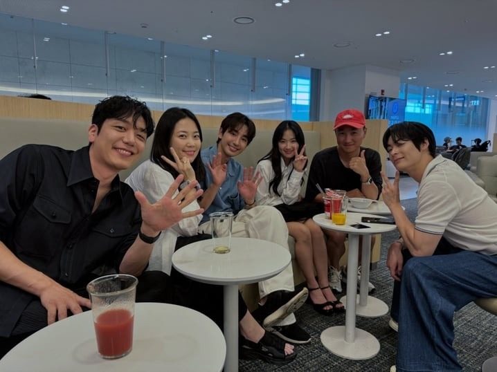 《背著善宰跑》劇組