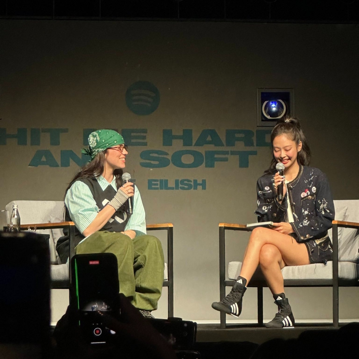 Jennie親自主持Billie Eilish首爾新專輯試聽會