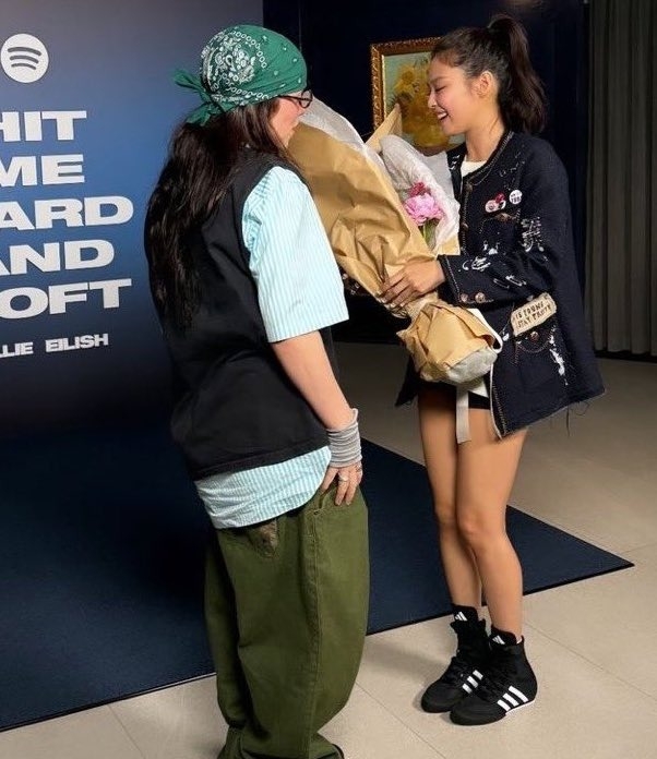 Jennie現身Billie Eilish首爾新專輯試聽會