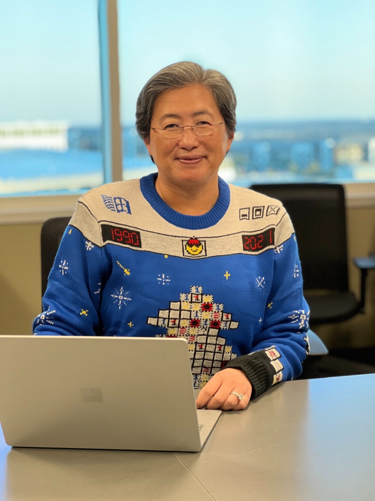 「蘇媽」蘇姿丰任何穿搭，都能搭配巨大鑽戒