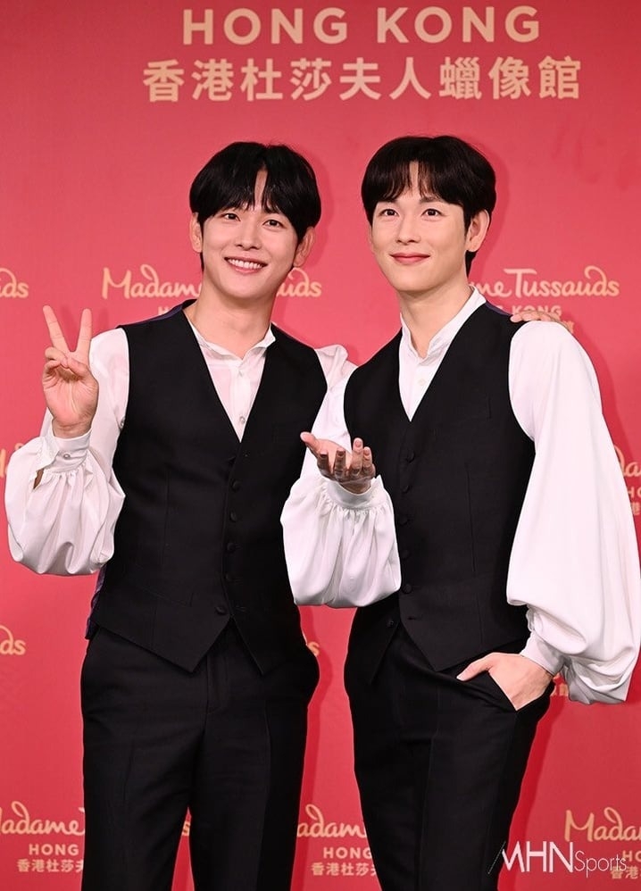 任時完與他的蠟像也太像了吧！