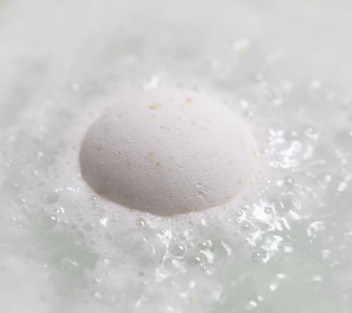 LUSH 奶油泡芙汽泡彈