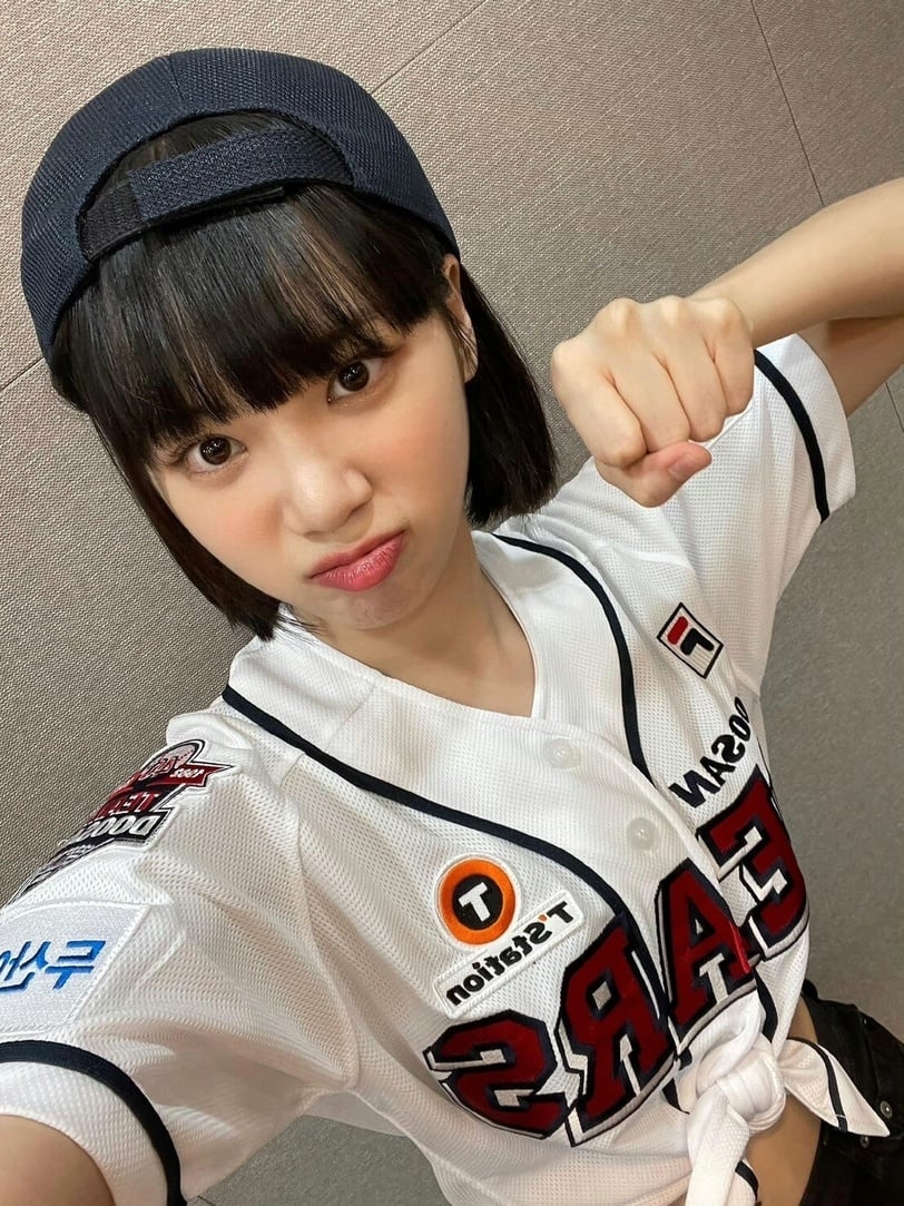 .LE SSERAFIM 金采源