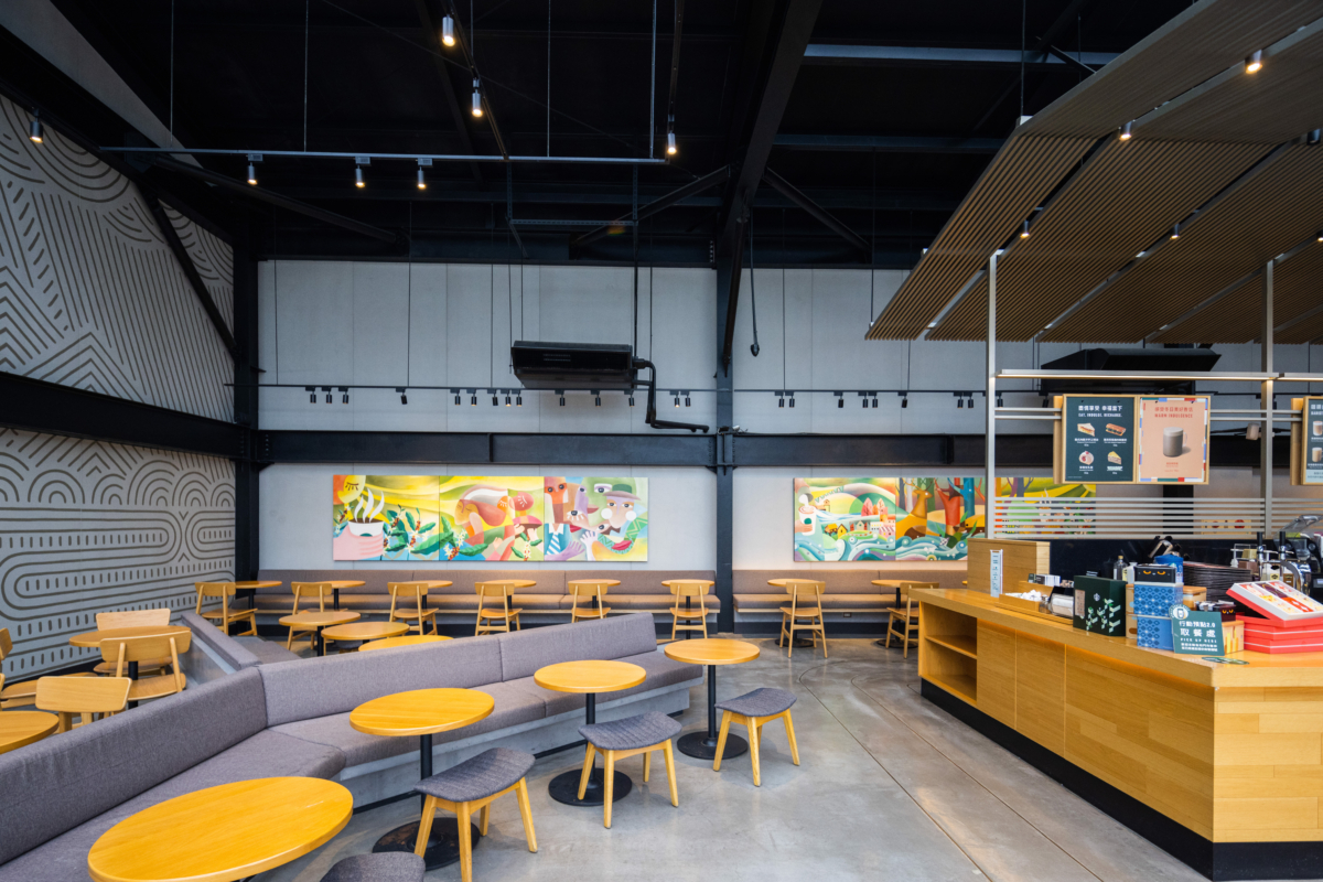 星巴克花蓮「和平門市」內景