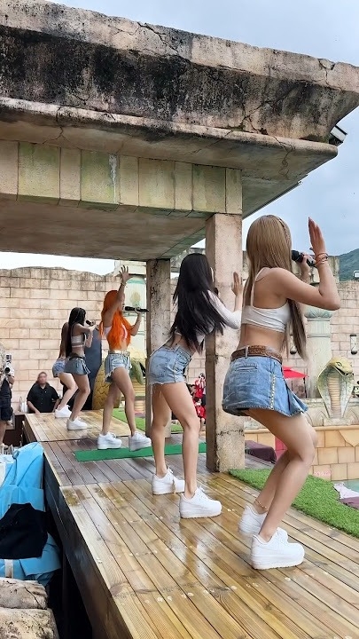 (G)I-DLE前往OceanWorld水上樂園開唱