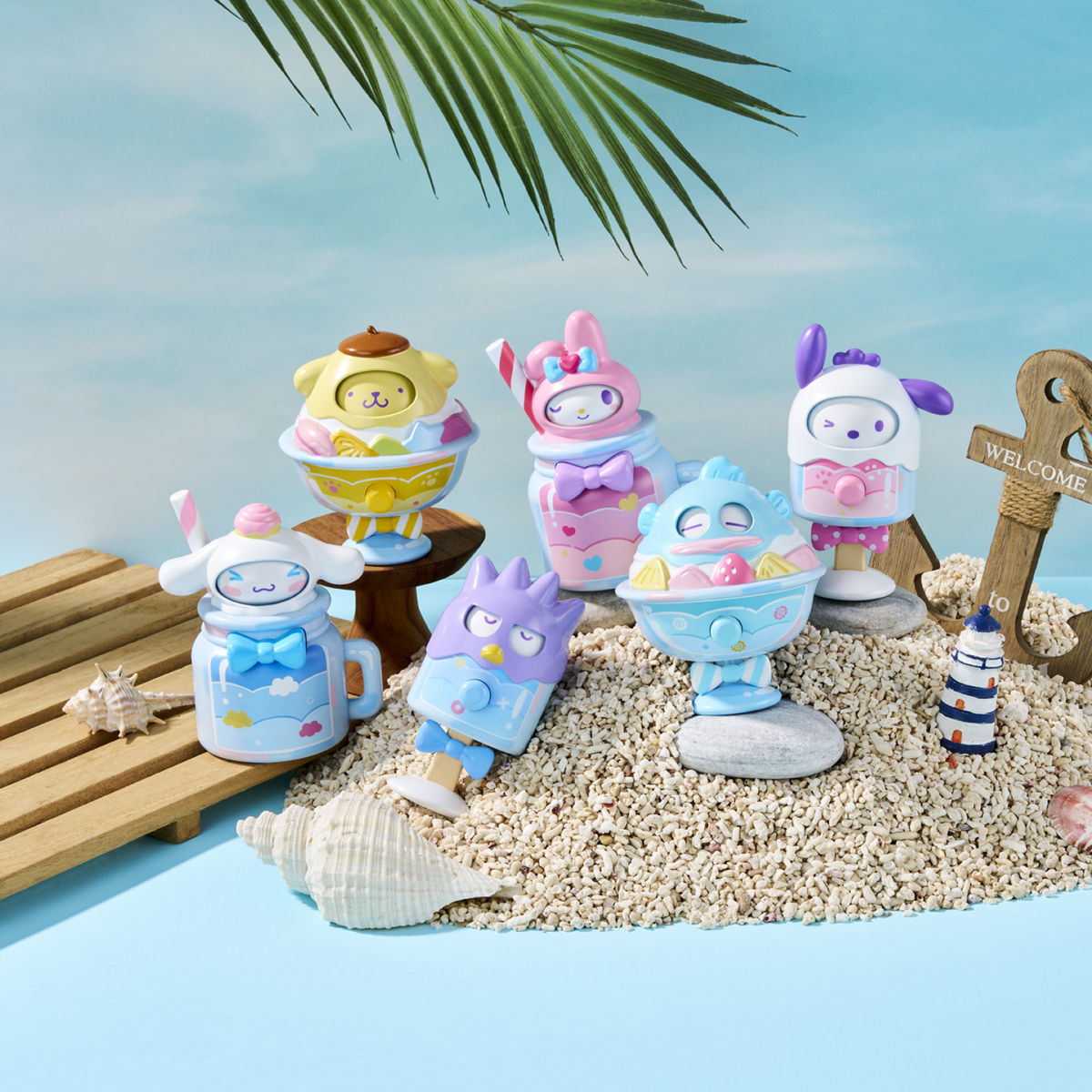 全家7/10起，購買指定20元(含)以上飲料冰品任2件，可以99元加購超萌「三麗鷗明星變臉公仔」