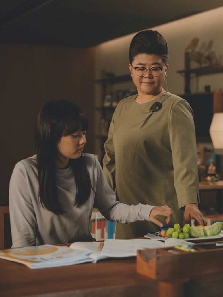 李姃垠《寄生上流》飾演精明管家爆紅