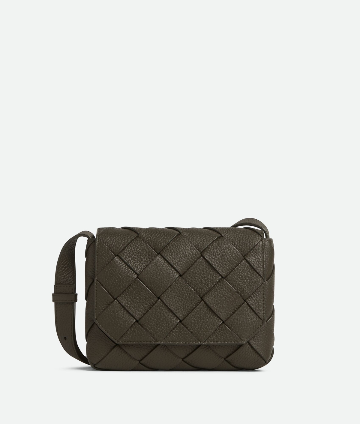BOTTEGA VENETA DIAGO 深色編織皮革斜背包,NT$94,500