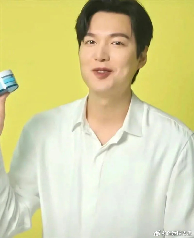 李敏鎬近來拍攝保養品牌廣告的模樣震撼外界。