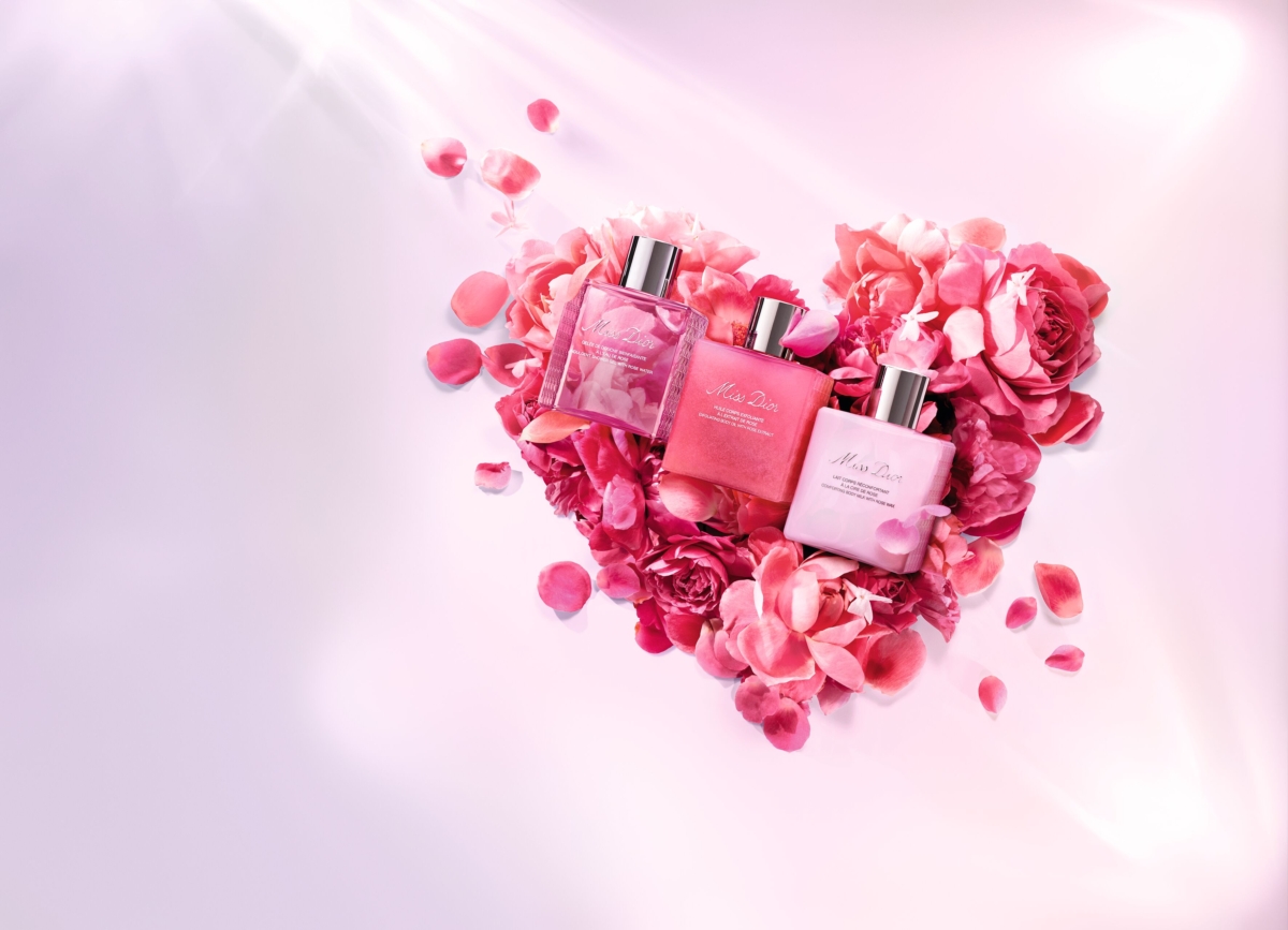 迪奧以《MISS DIOR香精》和《MISS DIOR玫瑰沐浴儀式》身體保養系列為主打,傳遞愉悅的享受。
