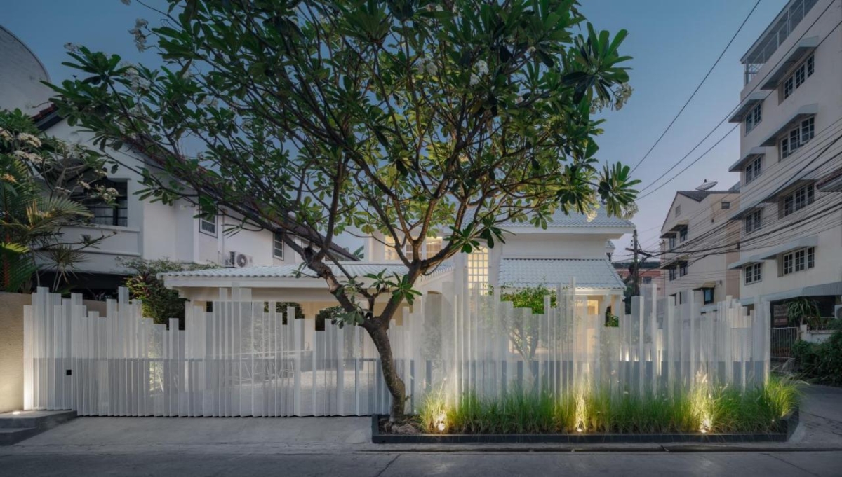 入夜後的「InJoy Snow Hotel」沁涼幽靜。