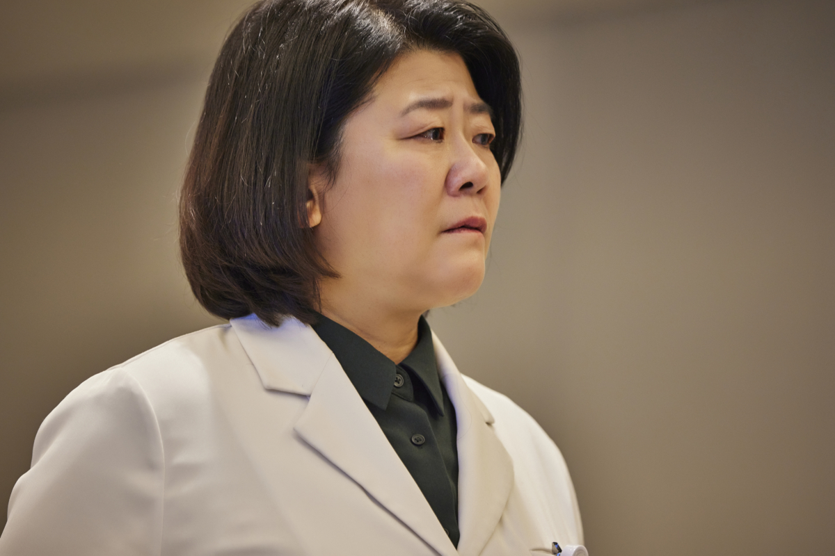 李姃垠《精神病房也會迎來清晨》飾演明信大學醫院精神健康醫學科老練的護理長