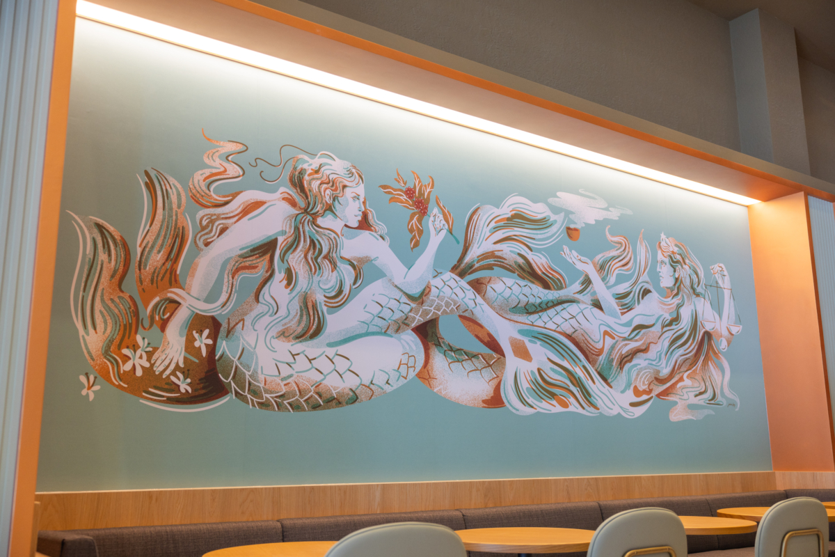 台南星巴克「首府門市」是以兩位女神在歡慶星巴克成立超過50週年。