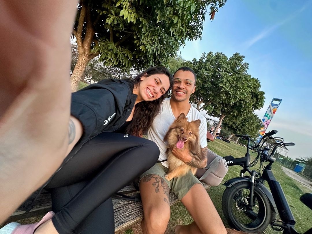 游泳女將Ana Carolina Vieira與男友Gabriel Santos違反紀律偷溜去約會