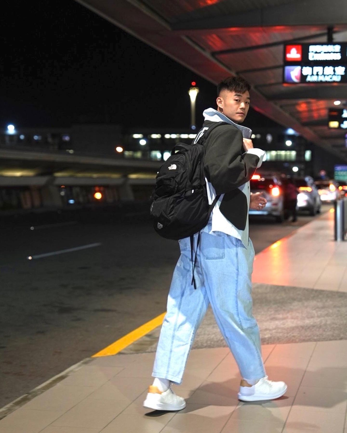 王齊麟機場時尚穿上OFF DUTY