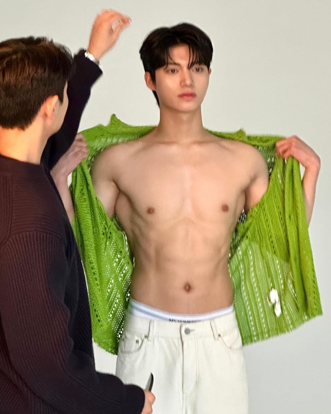 韓國男模吳在亨大秀身材