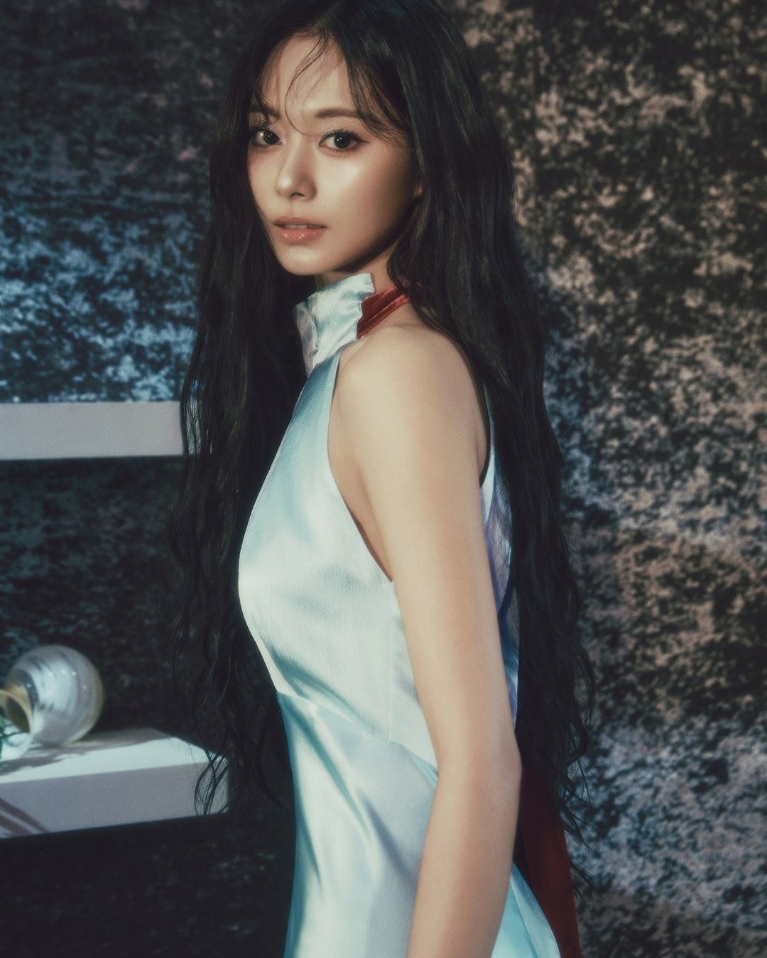 子瑜2024年9月6日首張個人迷你專輯《abouTZU》，是團內第三位Solo出道的成員。