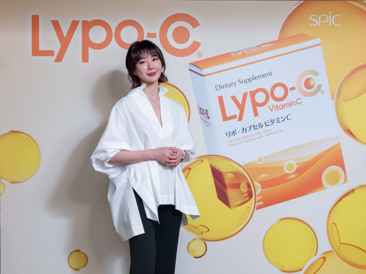 游絲棋老師也表示吃過很多口服保養品，最怕特殊味道，Lypo-C像是海水微鹹的味道，絕對是多數人都容易接受