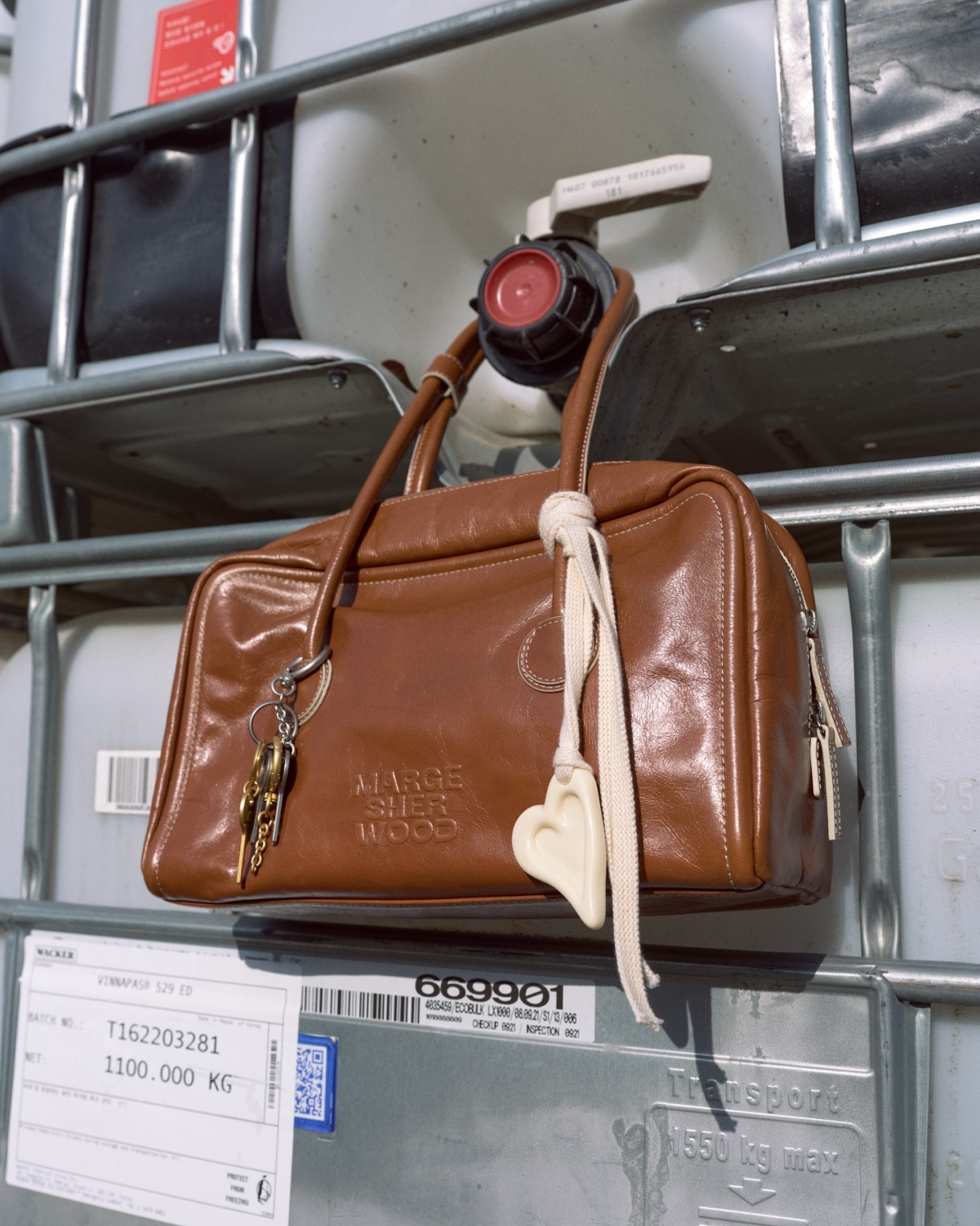 MARGESHERWOOD 受90年代氛圍與文化感受啟發，致力於成為一個帶來全新體驗的品牌