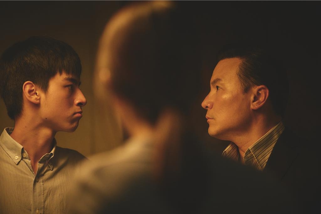 李銘忠、劉敬《失明》之間的氛圍劍拔弩張。