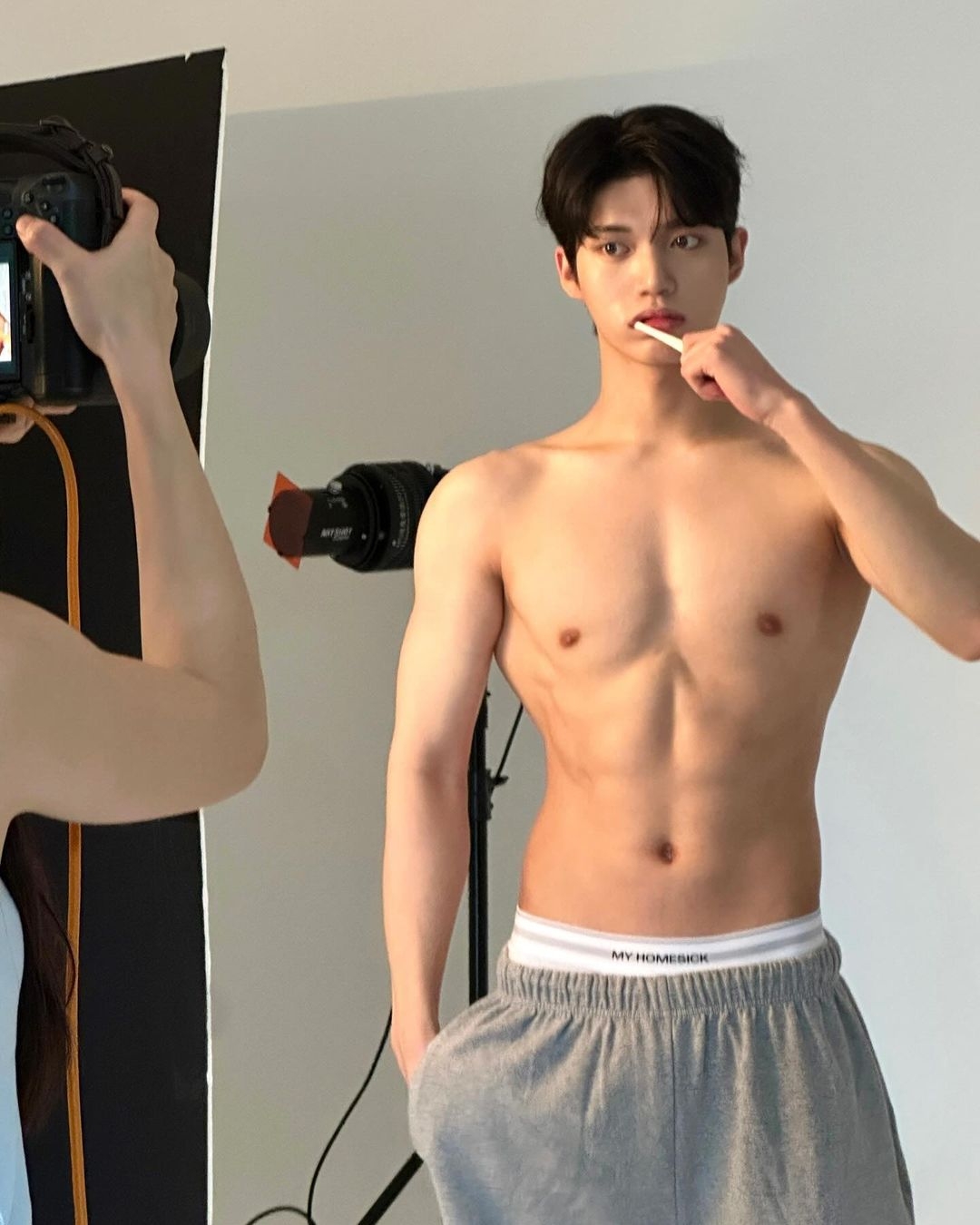 韓國男模吳在亨大秀肌肉