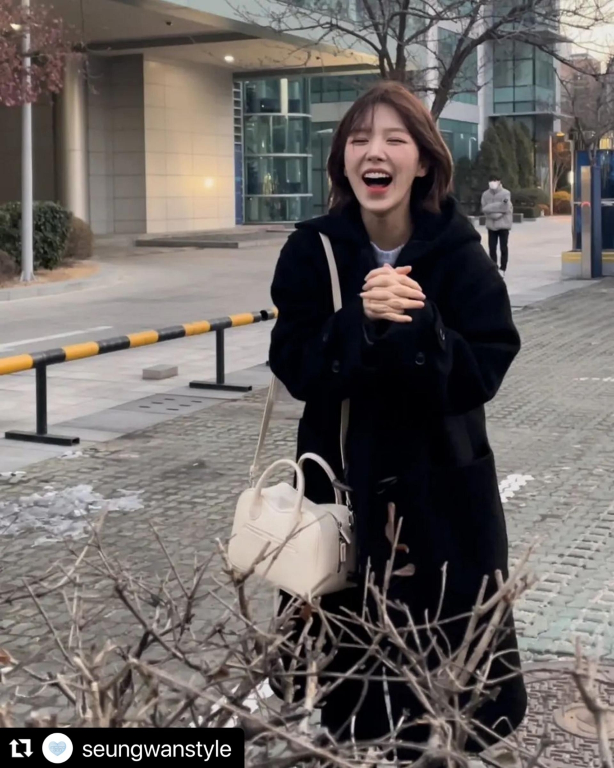 Red Velvet Wendy背上Cream Butter色的Pané