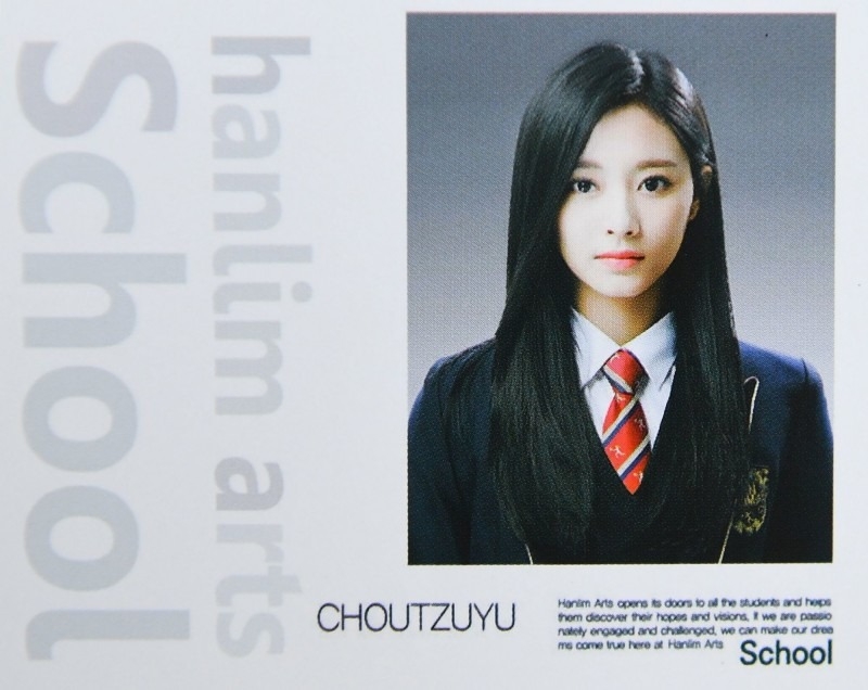 子瑜畢業照宛如CG