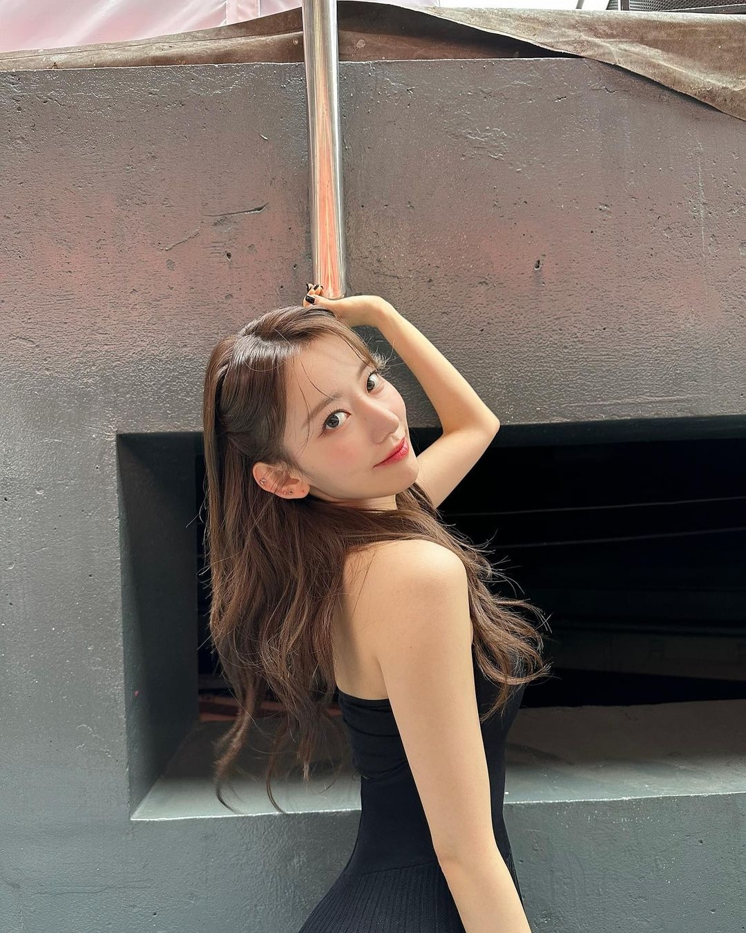 從小就在日本HKT48偶像出道的宮脇咲良，也讚嘆子瑜的美貌