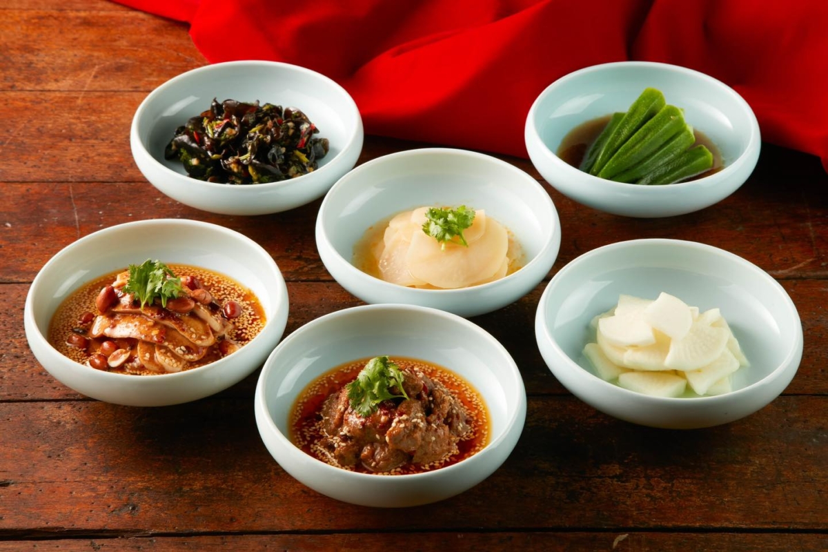 2「麻辣45」重慶風味涼拌小菜精緻可口。