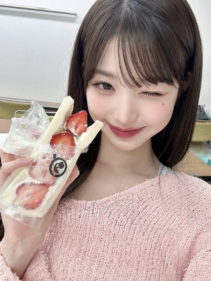 張員瑛同款草莓三明治