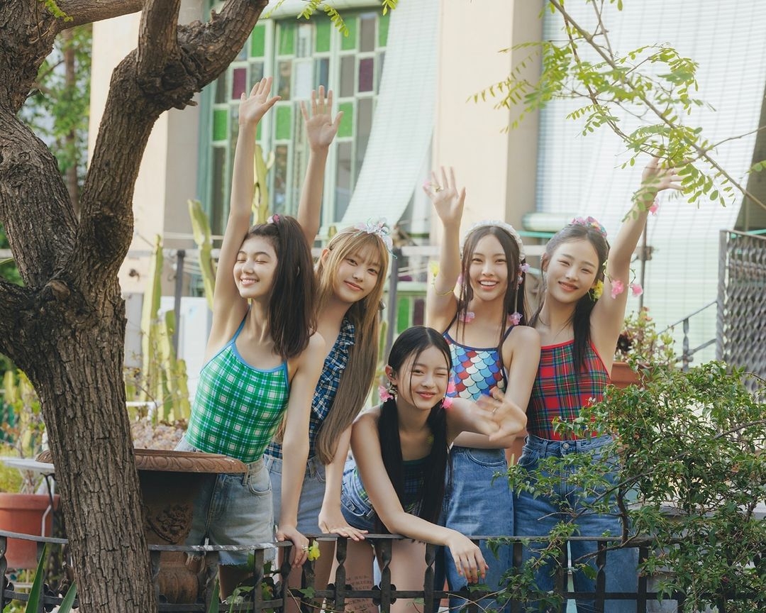 NewJeans成員的父母亦向公司投訴過抄襲疑慮