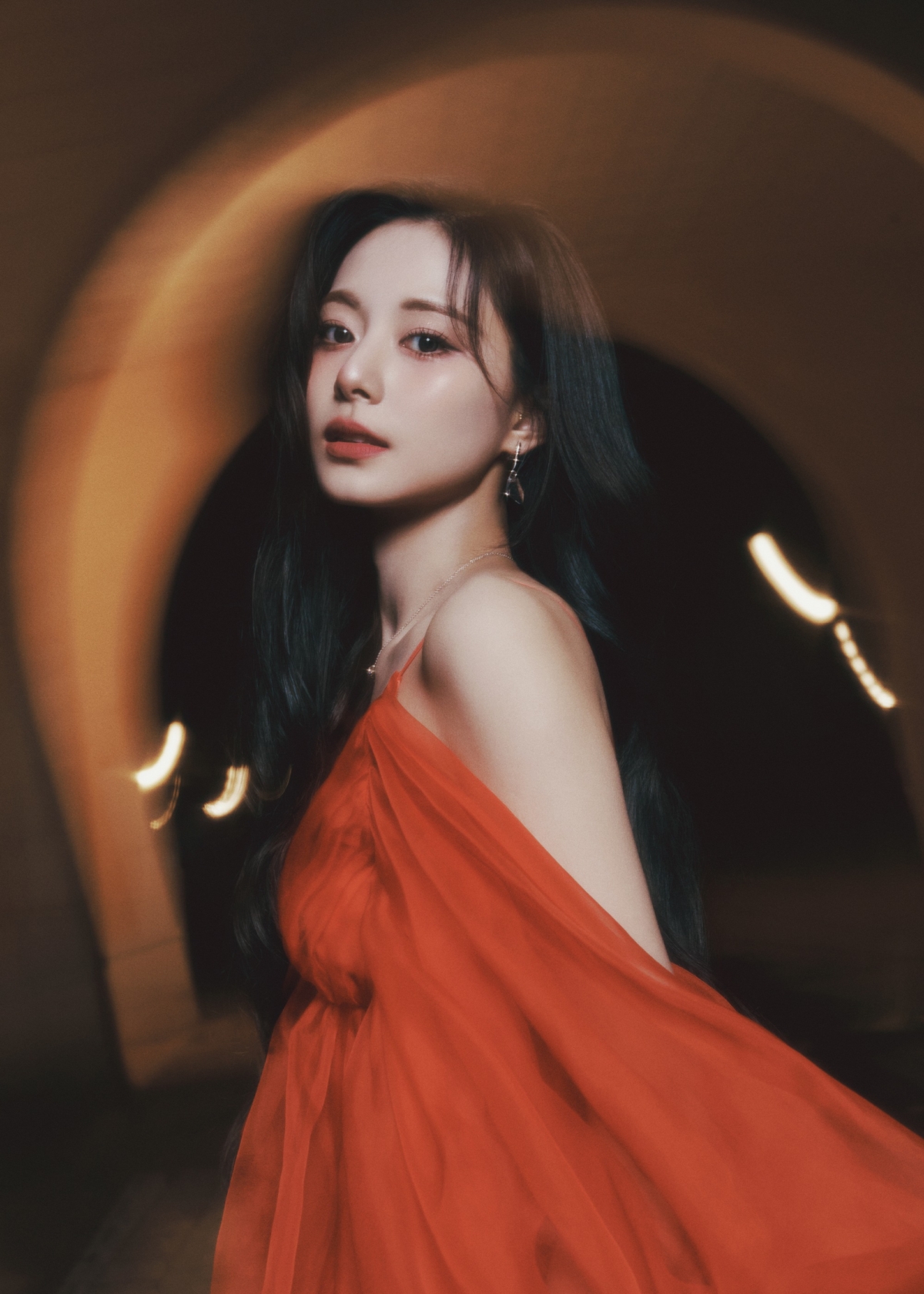TWICE子瑜首張個人迷你專《abouTZU》視覺美照