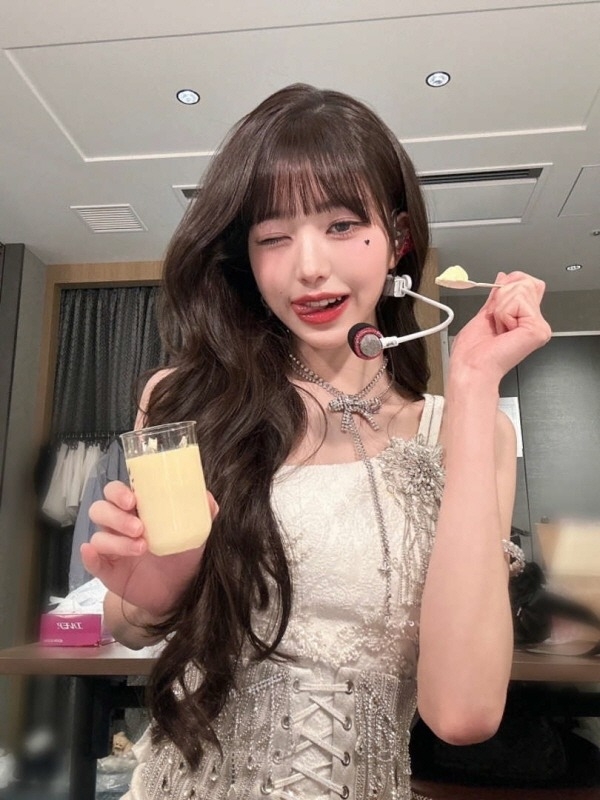 張員瑛吃治一郎布丁