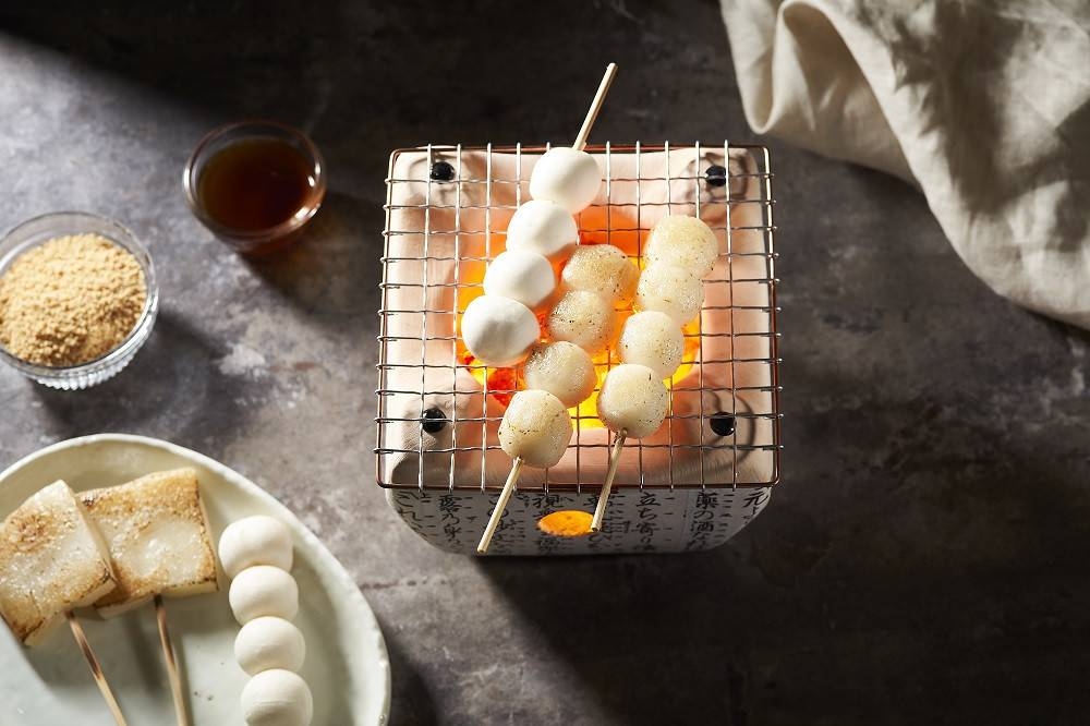 全聯日式烤麻糬串是許多內行人超愛的人氣商品。