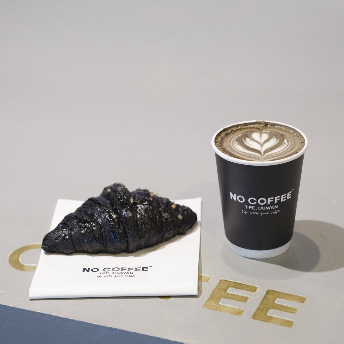 日本福岡潮流咖啡NO COFFEE松露金蜜黑可頌