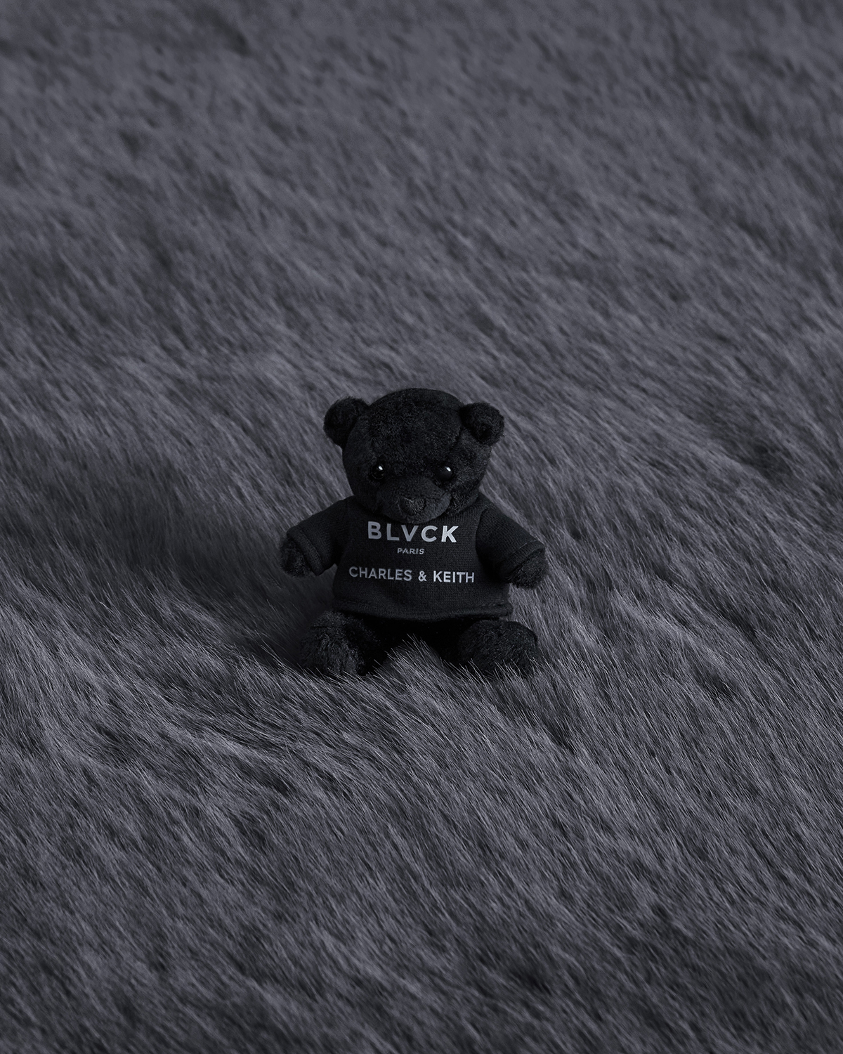 CHARLES & KEITH X BLVCK PARIS 暗黑小熊吊飾，NT$2,398