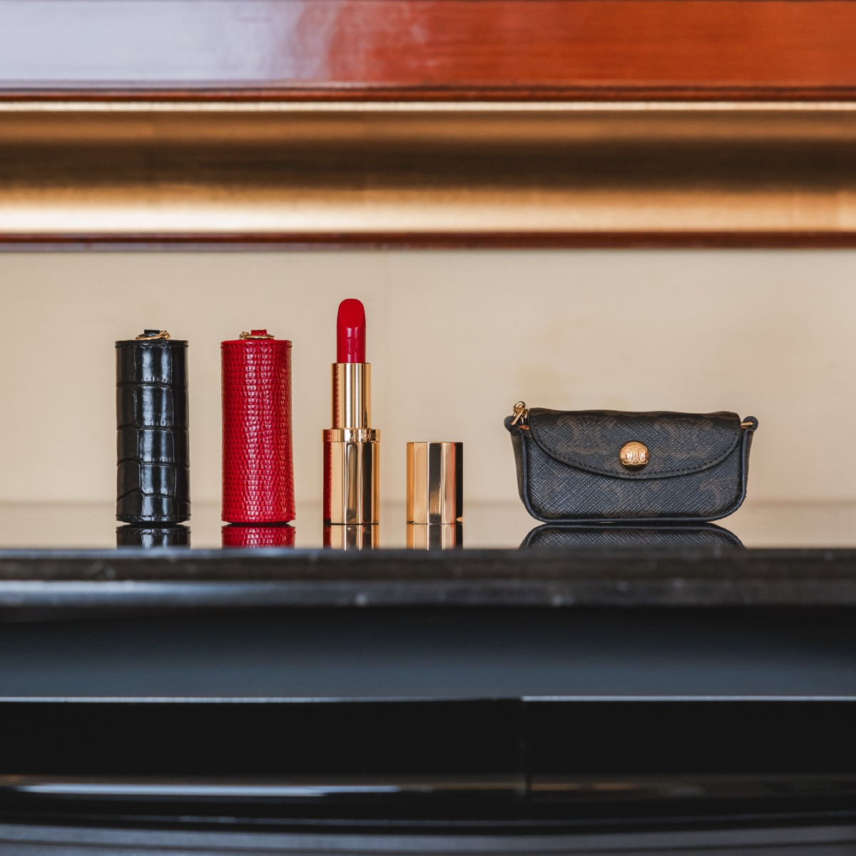 CELINE唇膏專屬TRIOMPHE迷你包&皮套