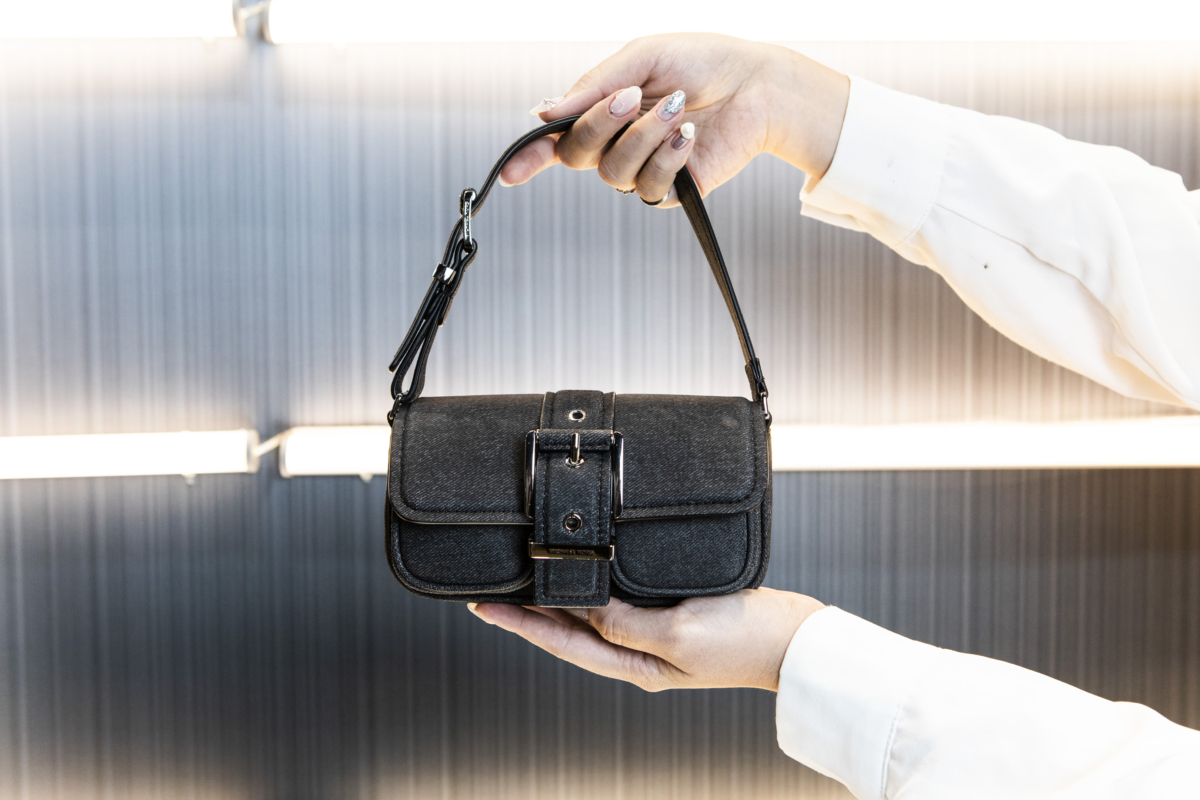 MICHAEL KORS COLBY灰色丹寧小羊皮限量款迷你提包