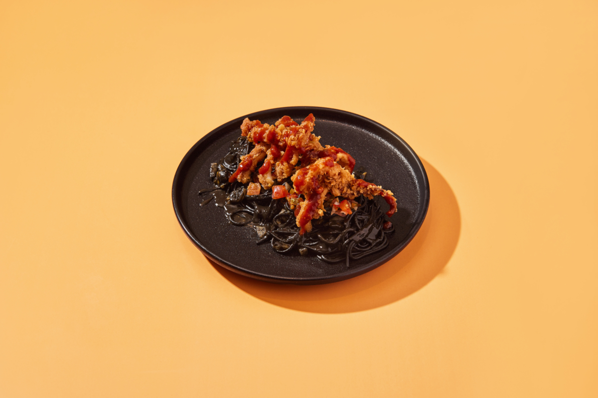 貳樓萬聖餐點,黑安妮斯手指墨魚麵 NT$ 420元