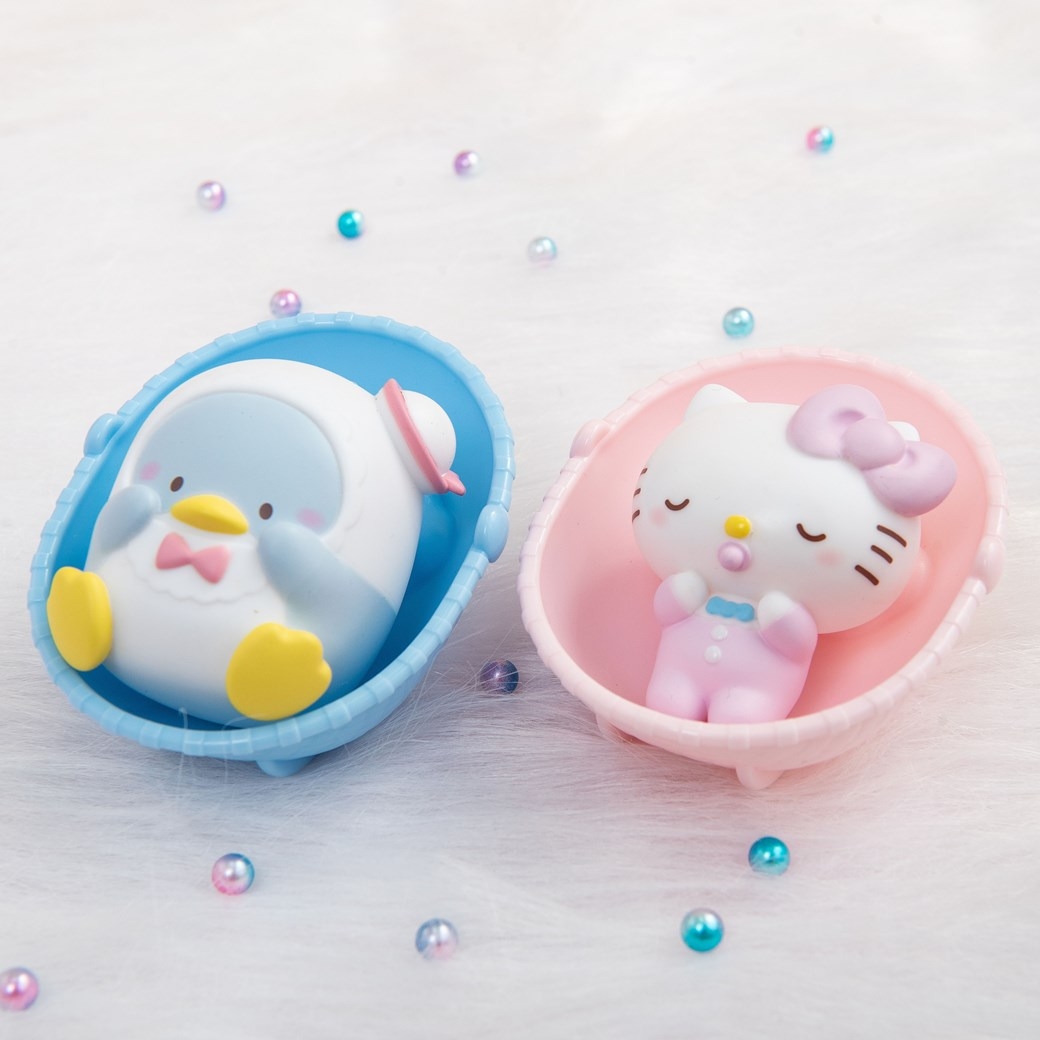 7-11「三麗鷗嬰兒搖籃公仔」Hello Kitty、山姆企鵝