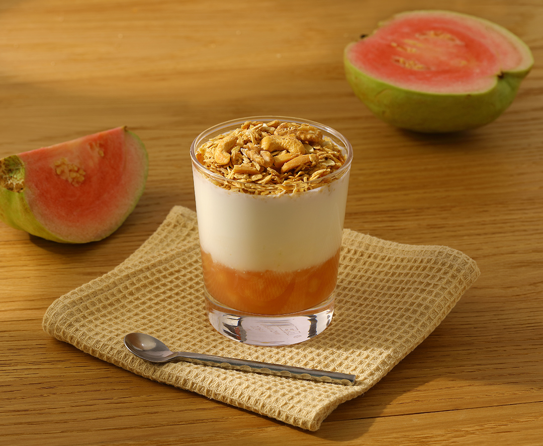 星巴克紅心芭樂蘋果燕麥優格NT$125元