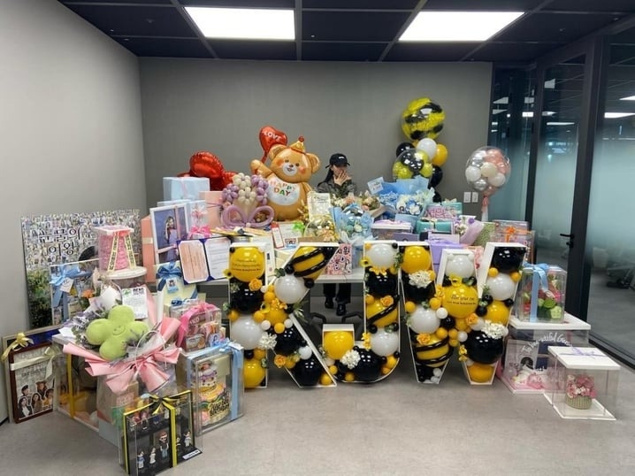 金智媛曬生日認證