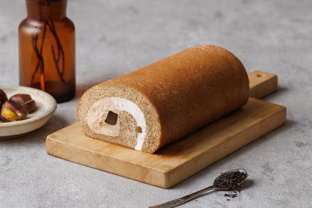 「伯爵栗子蛋糕捲」淡雅飄香。