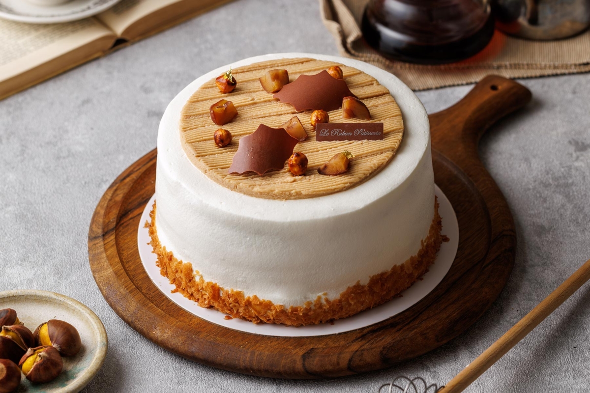 「栗子莓果鮮奶油蛋糕」綿密溫暖。